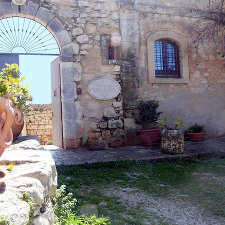 Hostal Casina Di Grotta Di Ferro Santa Croce Camerina Exterior foto