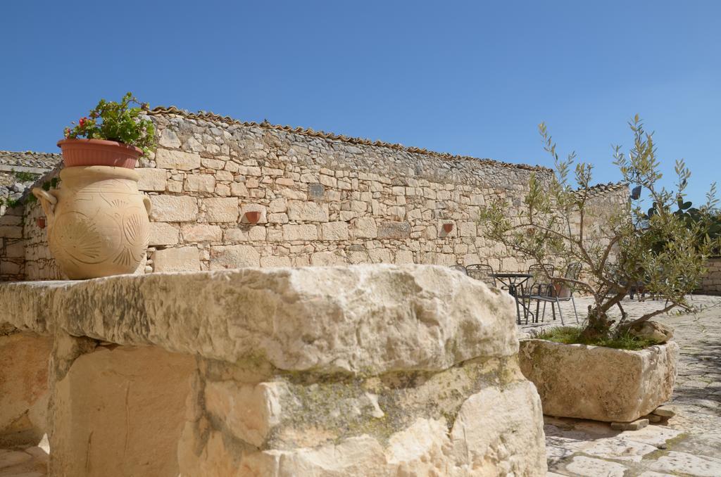 Hostal Casina Di Grotta Di Ferro Santa Croce Camerina Exterior foto