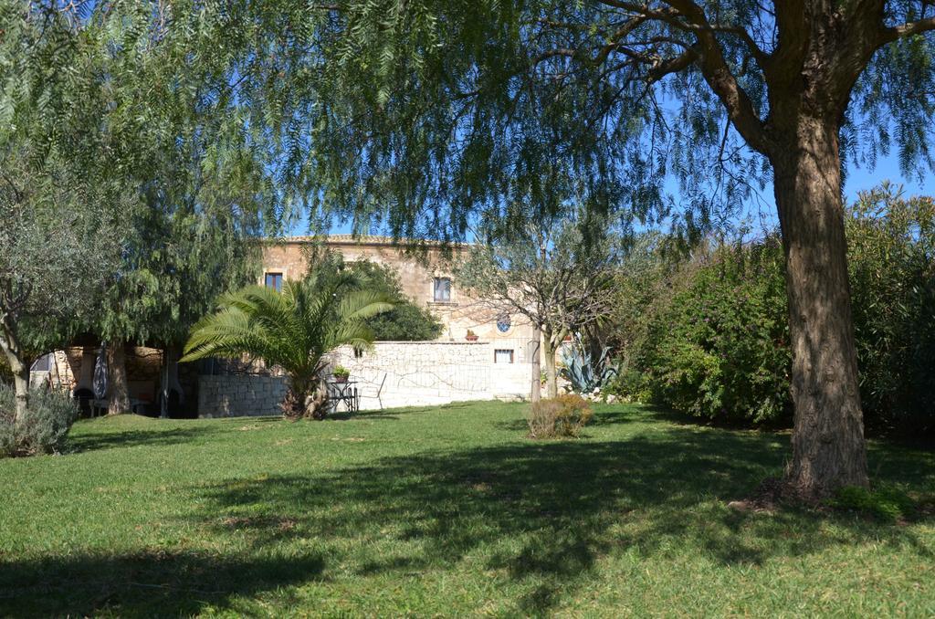 Hostal Casina Di Grotta Di Ferro Santa Croce Camerina Exterior foto