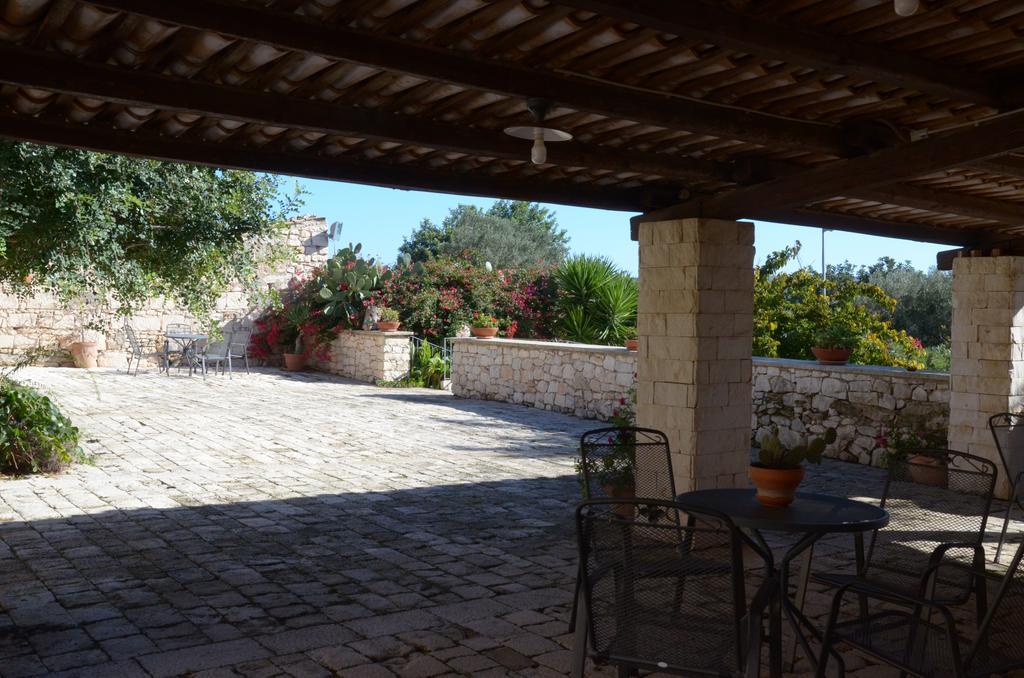 Hostal Casina Di Grotta Di Ferro Santa Croce Camerina Exterior foto