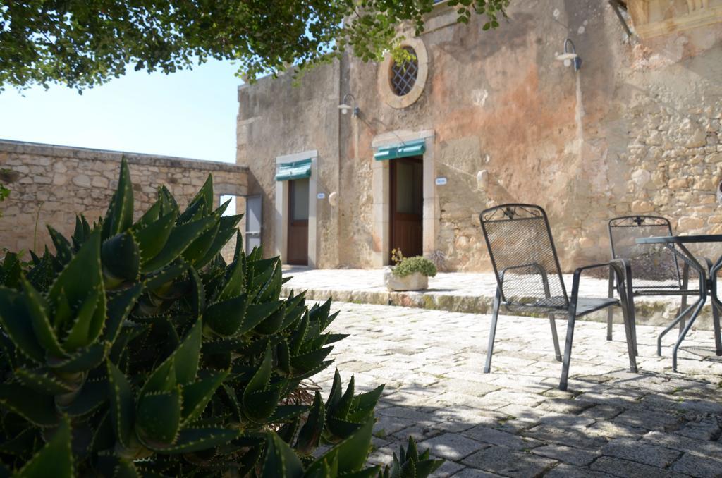 Hostal Casina Di Grotta Di Ferro Santa Croce Camerina Exterior foto