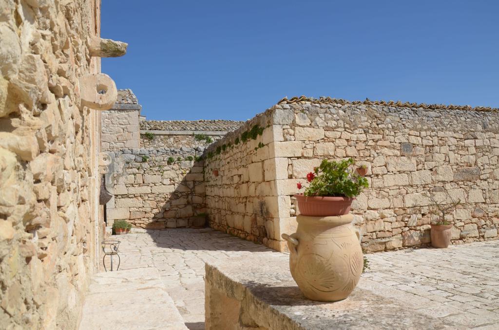 Hostal Casina Di Grotta Di Ferro Santa Croce Camerina Exterior foto