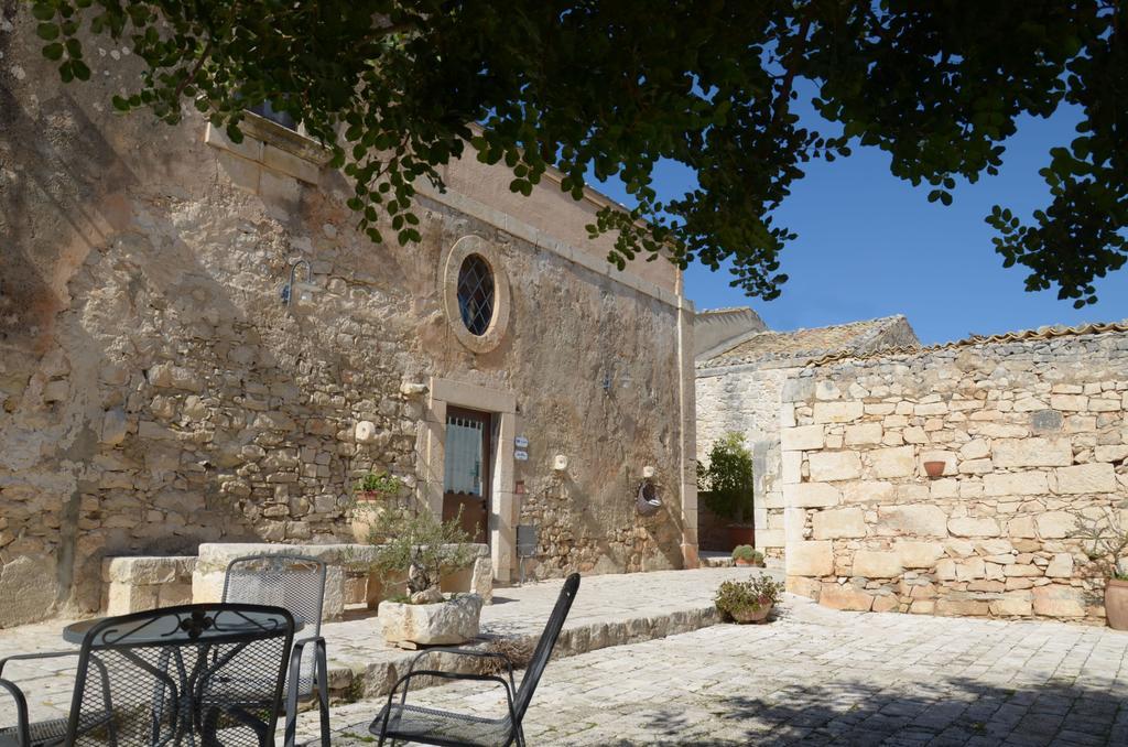 Hostal Casina Di Grotta Di Ferro Santa Croce Camerina Exterior foto
