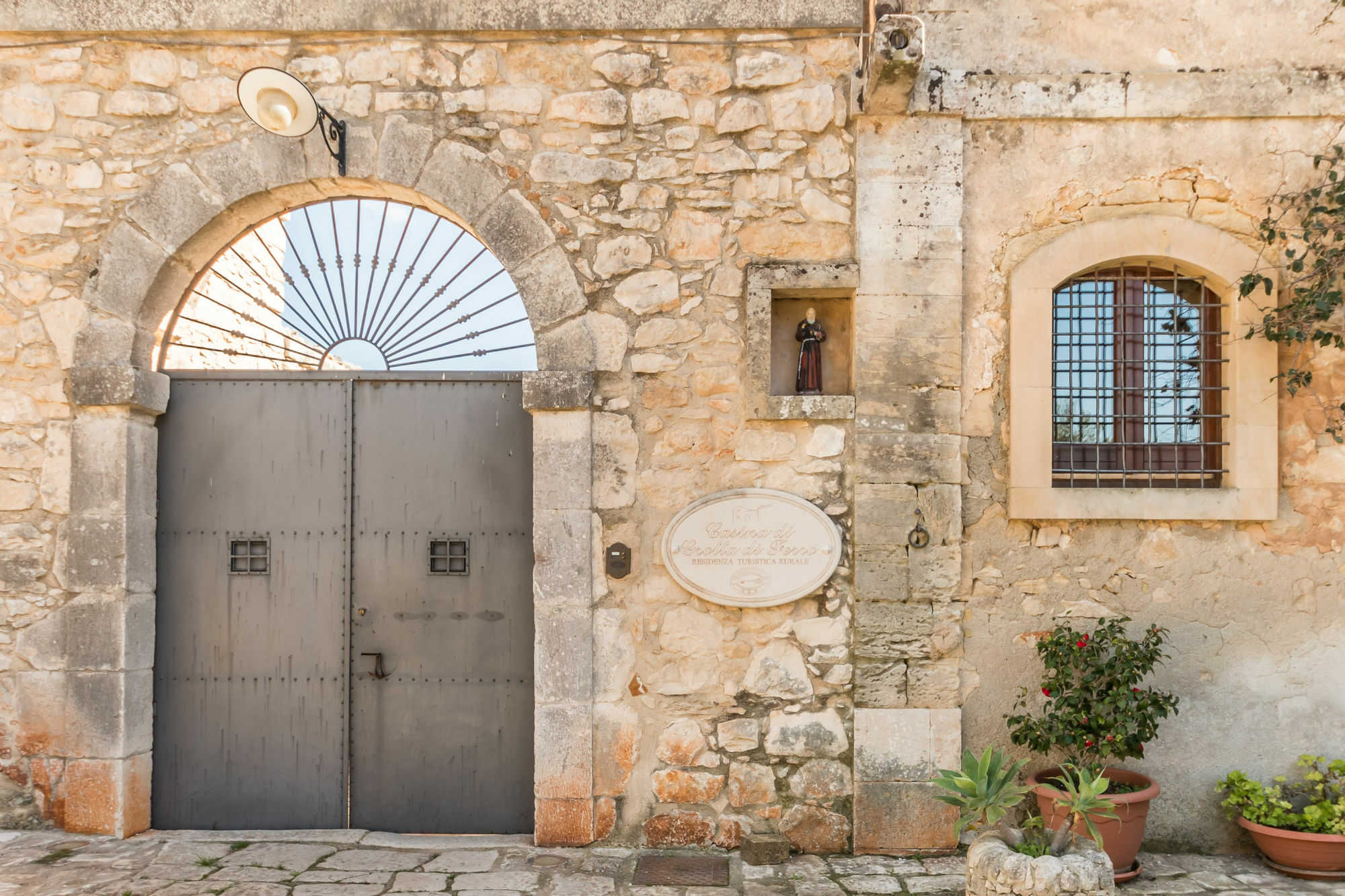 Hostal Casina Di Grotta Di Ferro Santa Croce Camerina Exterior foto